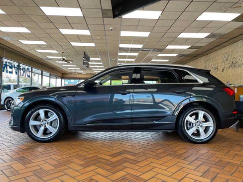 Used 2019 Audi e-tron Premium Plus AWD/4WD image 4
