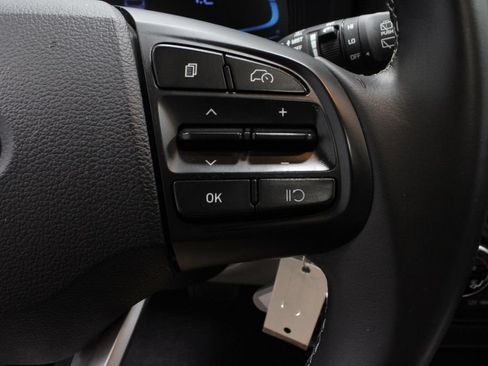 Used 2023 Hyundai Venue SEL FWD image 27