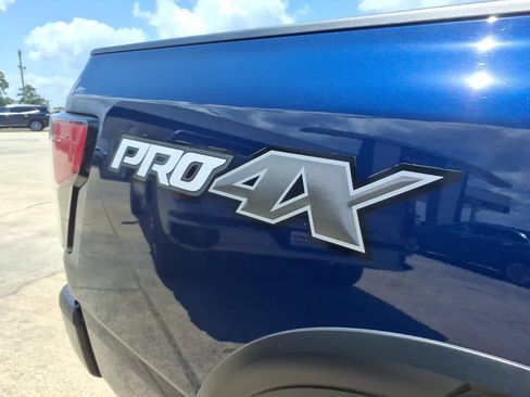Used 2023 Nissan Titan PRO-4X w/ Pro-4x Convenience Package AWD/4WD image 14