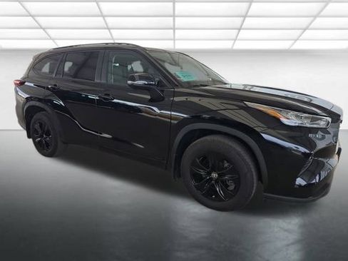 Used 2024 Toyota Highlander XLE image 7