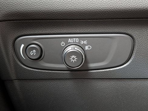 Used 2023 Buick Envision Essence AWD/4WD image 35