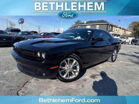 Used 2019 Dodge Challenger SXT w/ Plus Package image 1