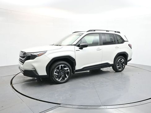 Used 2025 Subaru Forester Premium w/ Protection Package (1PH) image 1