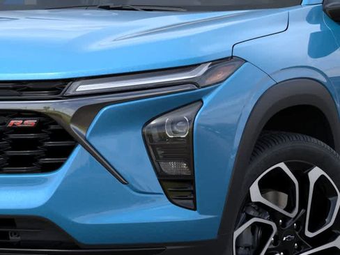 New 2026 Chevrolet Trax RS w/ Sunroof Package FWD image 10