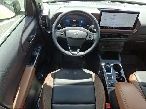 Used 2025 Ford Bronco Sport Outer Banks w/ Outer Banks Tech Package+ AWD/4WD image 12
