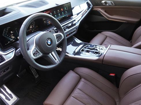 Certified 2026 BMW X7 M60i AWD/4WD image 9