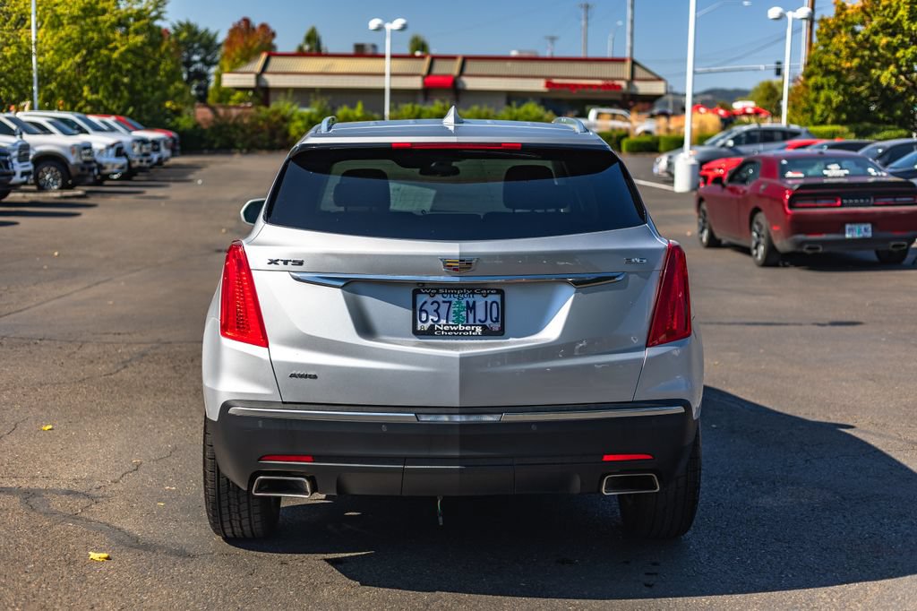 Used 2017 Cadillac XT5 Luxury w/ Driver Awareness Package AWD/4WD image 8