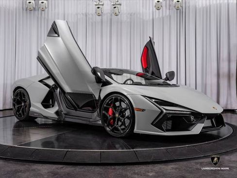 Used 2024 Lamborghini Revuelto AWD/4WD image 31