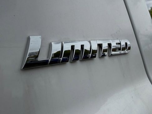 Used 2014 Toyota Tundra Limited w/ Limited Premium Package AWD/4WD image 34