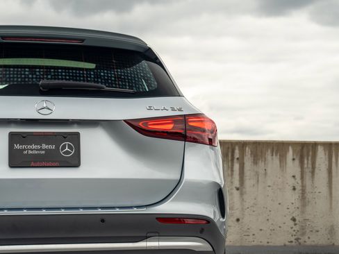 Used 2025 Mercedes-Benz GLA 35 AMG 4MATIC image 10