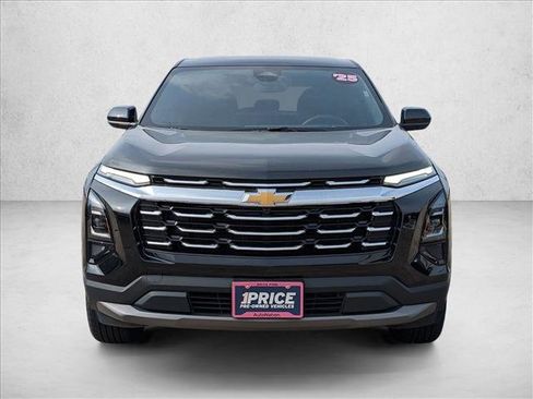 Used 2025 Chevrolet Equinox LT AWD/4WD image 2