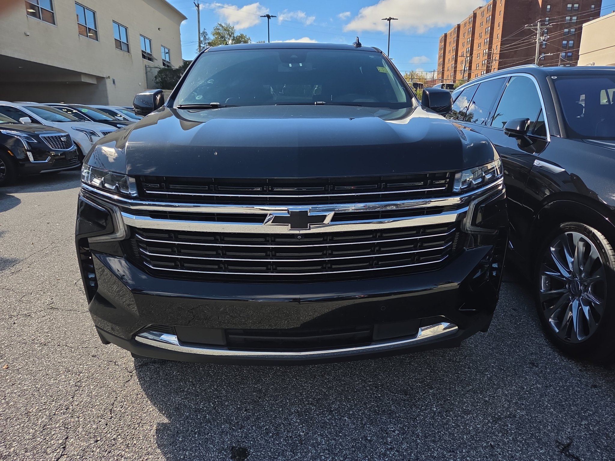 Used 2024 Chevrolet Tahoe LT w/ LT Signature Plus Package AWD/4WD image 3