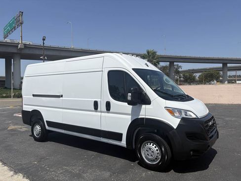 Used 2025 RAM ProMaster 3500 w/ Convenience Group image 34