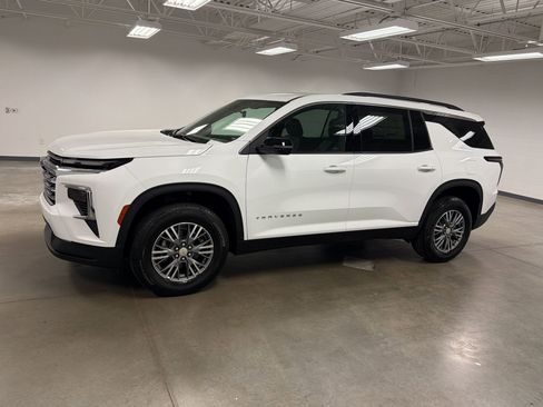 New 2026 Chevrolet Traverse LT FWD image 18
