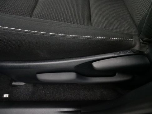 Used 2018 Toyota RAV4 LE image 21