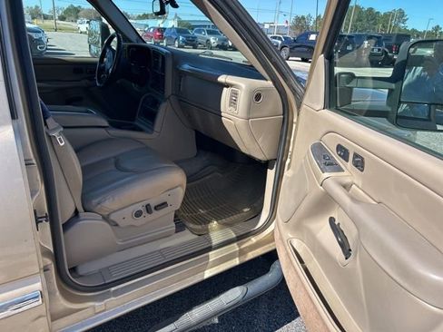 Used 2004 GMC Sierra 2500 SLT w/ Heavy-Duty Power Package image 13