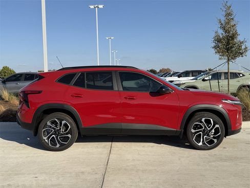 New 2026 Chevrolet Trax RS image 3