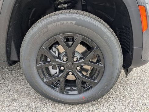 New 2026 Jeep Grand Cherokee Altitude AWD/4WD image 4