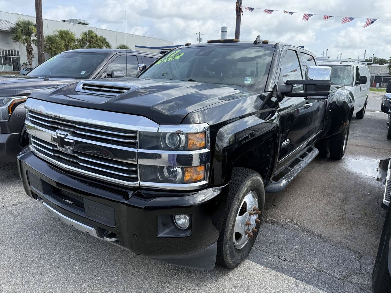 Used 2017 Chevrolet Silverado 3500 High Country w/ Duramax Plus Package AWD/4WD image 3
