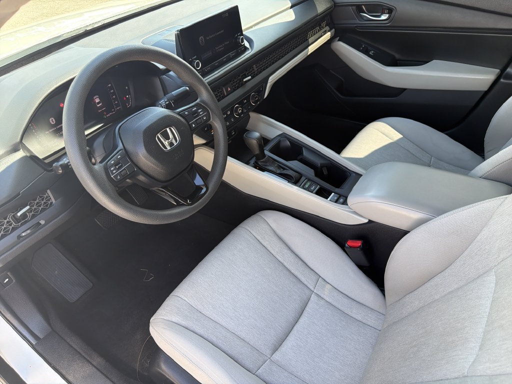 Used 2025 Honda Accord SE image 18