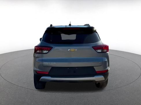 Used 2025 Chevrolet TrailBlazer LT w/ Driver Confidence Package image 12