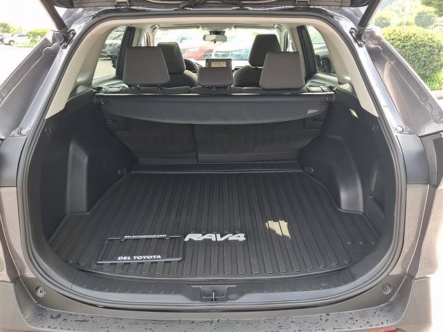 Certified 2022 Toyota RAV4 XLE w/ Convenience Package AWD/4WD image 29