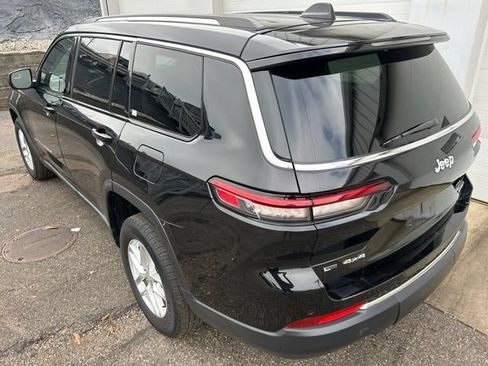 Used 2022 Jeep Grand Cherokee L Laredo w/ Luxury Tech Group I AWD/4WD image 4