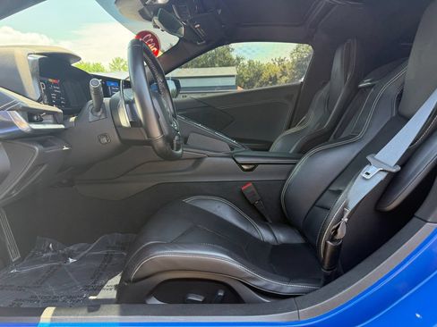 Used 2022 Chevrolet Corvette Stingray Coupe w/ 1LT RWD image 19
