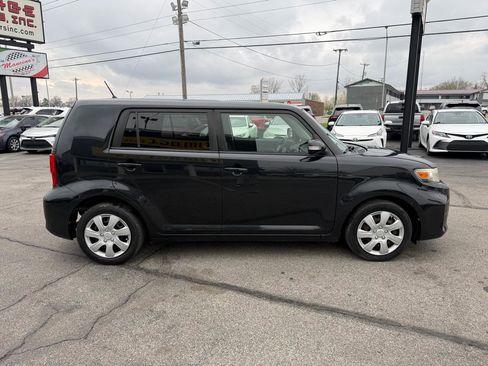 Used 2015 Scion xB image 5
