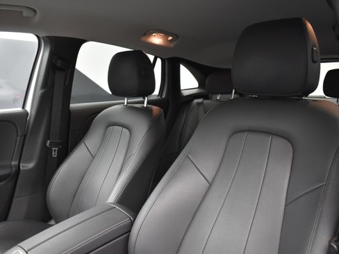 Used 2021 Mercedes-Benz GLA 250 4MATIC image 11