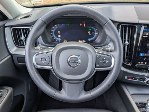 Used 2023 Volvo XC60 T8 Core image 24