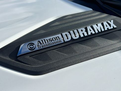 New 2026 Chevrolet Silverado 2500 High Country w/ High Country Premium Package AWD/4WD image 11