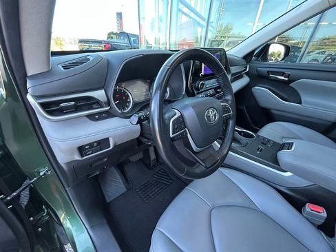 Used 2023 Toyota Highlander XLE FWD image 20