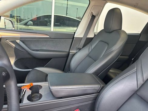 Used 2023 Tesla Model Y Performance AWD/4WD image 10