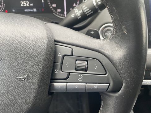 Used 2023 Cadillac XT4 Premium Luxury image 30