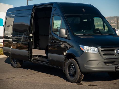 New 2025 Mercedes-Benz Sprinter 2500 image 8
