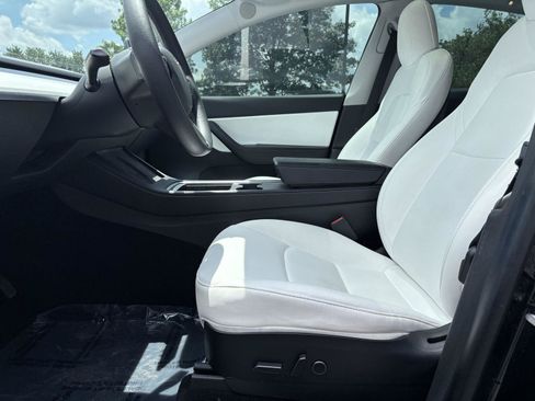 Used 2021 Tesla Model Y Long Range AWD/4WD image 26