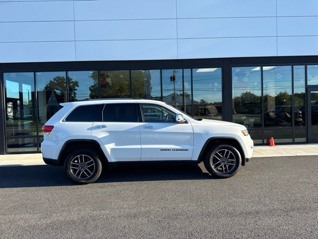 Used 2019 Jeep Grand Cherokee Limited AWD/4WD image 2