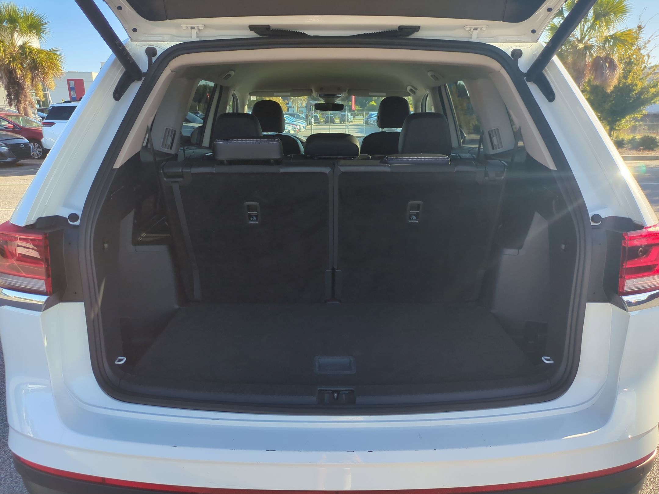 Used 2025 Volkswagen Atlas SE FWD image 29