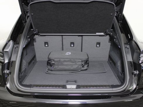 Certified 2025 Porsche Macan 4S Electric image 14