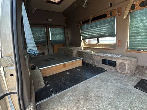 Used 2000 Ford E-350 and Econoline 350 Extended Super Duty RWD image 35