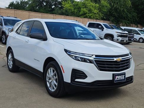 Used 2024 Chevrolet Equinox LS w/ Driver Confidence II Package FWD image 3