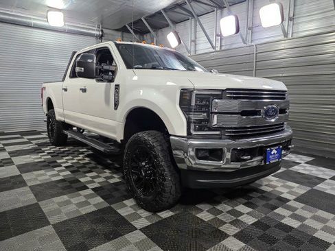 Used 2017 Ford F350 Lariat image 3