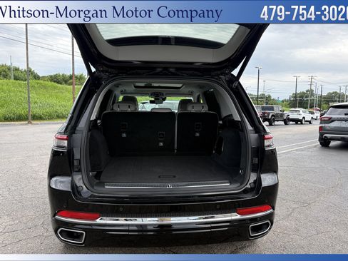 Used 2023 Jeep Grand Cherokee Overland w/ Luxury Tech Group IV AWD/4WD image 38