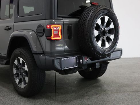 Used 2022 Jeep Wrangler Unlimited Sahara w/ Dual Top Group AWD/4WD image 10