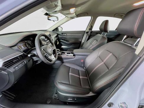 Certified 2025 Nissan Altima 2.5 SR image 4