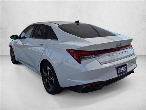 Used 2021 Hyundai Elantra SEL w/ Convenience + Premium Package FWD image 2