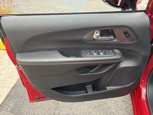 New 2026 Chrysler Pacifica Select AWD/4WD image 13