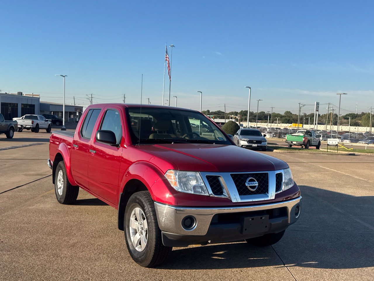 Used 2010 Nissan Frontier SE AWD/4WD image 3
