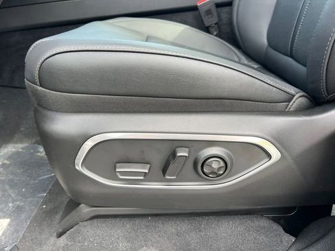 New 2026 Jeep Grand Wagoneer Limited AWD/4WD image 13